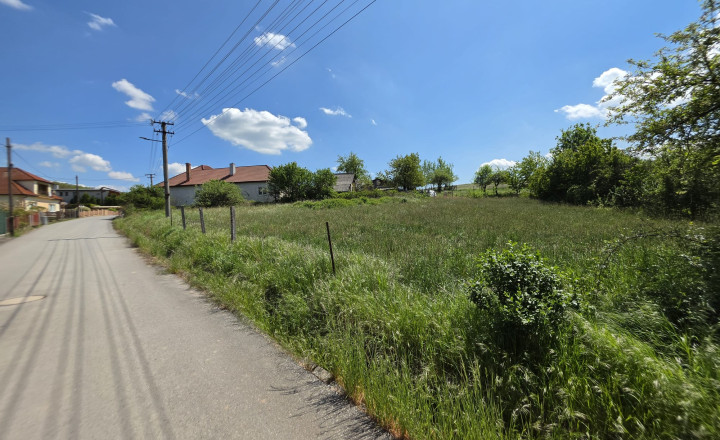 REZERVOVANÉ - Dva slnečné pozemky v obci Kolačno od 31 000 € - fotografia 1