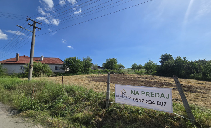 REZERVOVANÉ - Dva slnečné pozemky v obci Kolačno od 31 000 € - fotografia 5